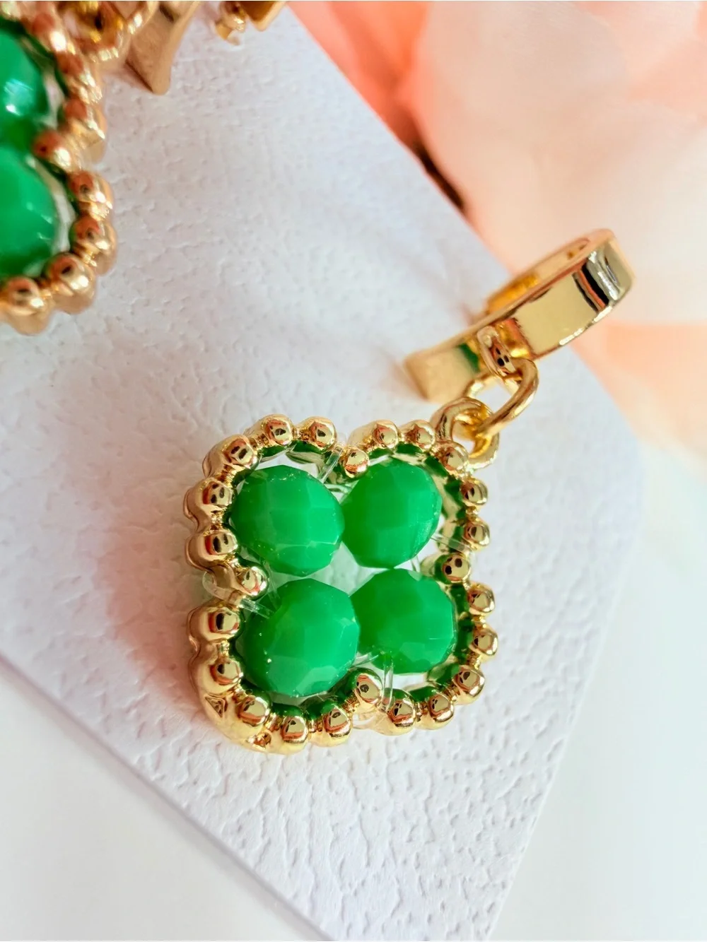N/A elegant gold
